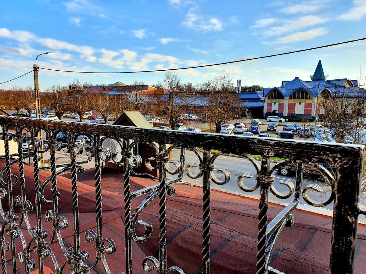 Eva Panzio Hotel Sarvar Exterior photo
