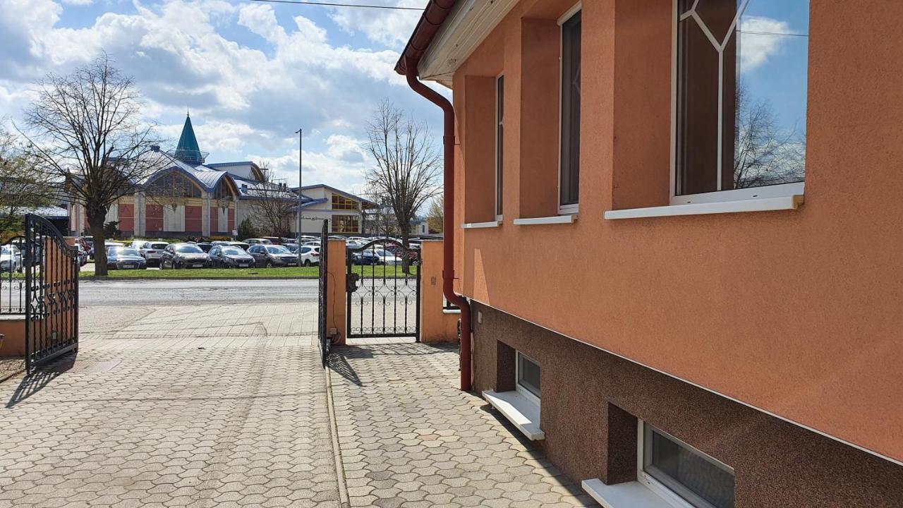 Eva Panzio Hotel Sarvar Exterior photo