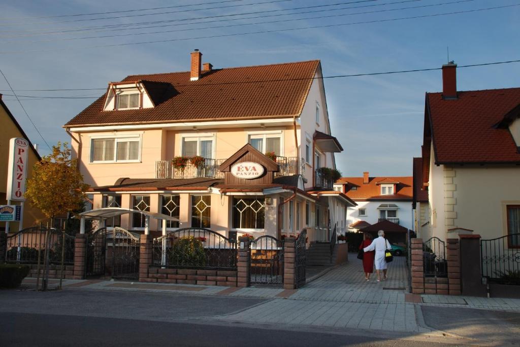 Eva Panzio Hotel Sarvar Exterior photo